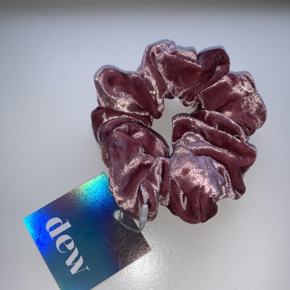 BE SO CUTE Scrunchie dewedit